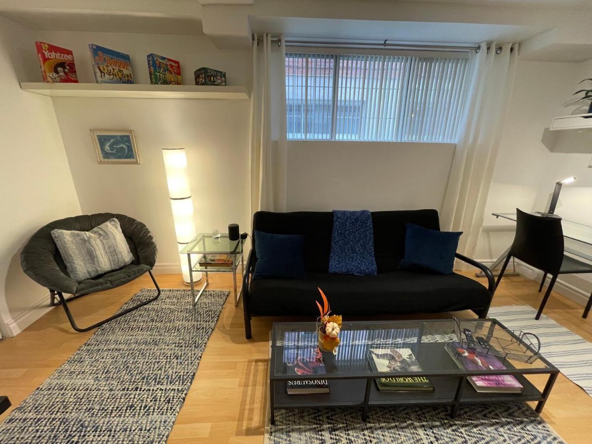Cozy In Great Location With Free Parking - 31 Night Minimum Apartamento Montreal