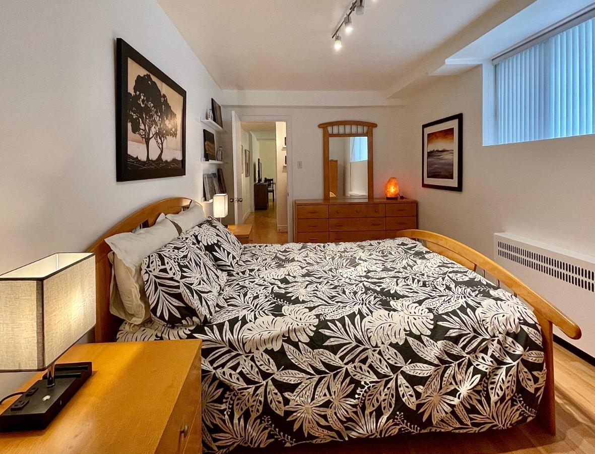 Cozy In Great Location With Free Parking - 31 Night Minimum Apartamento Montreal